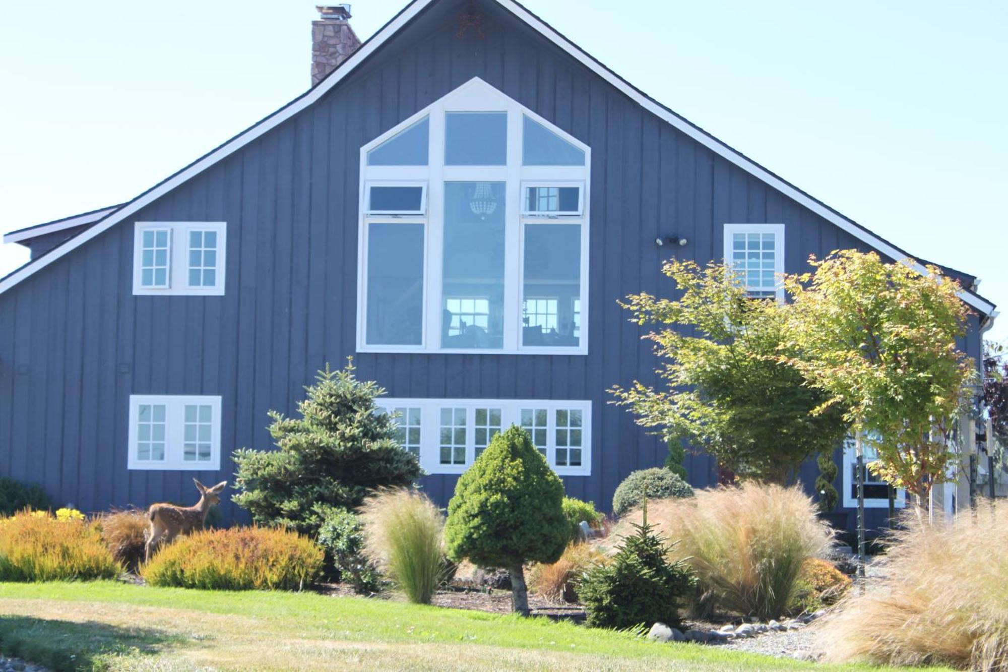 Dungeness Barn House Bed And Breakfast At Two Crows Farm Sequim Exterior foto